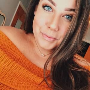 Meet your Posher, Leila